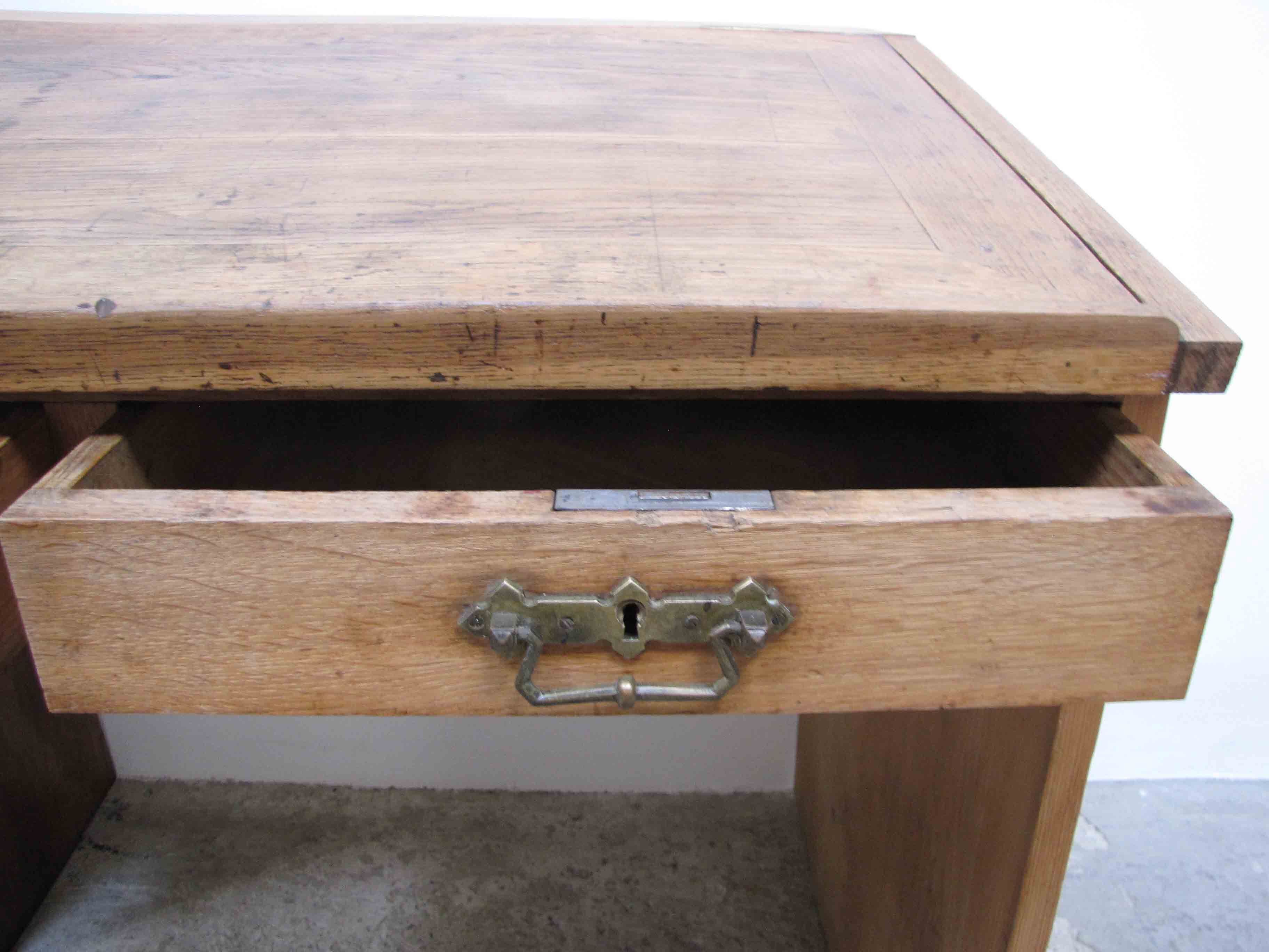 Counter desk with drawers