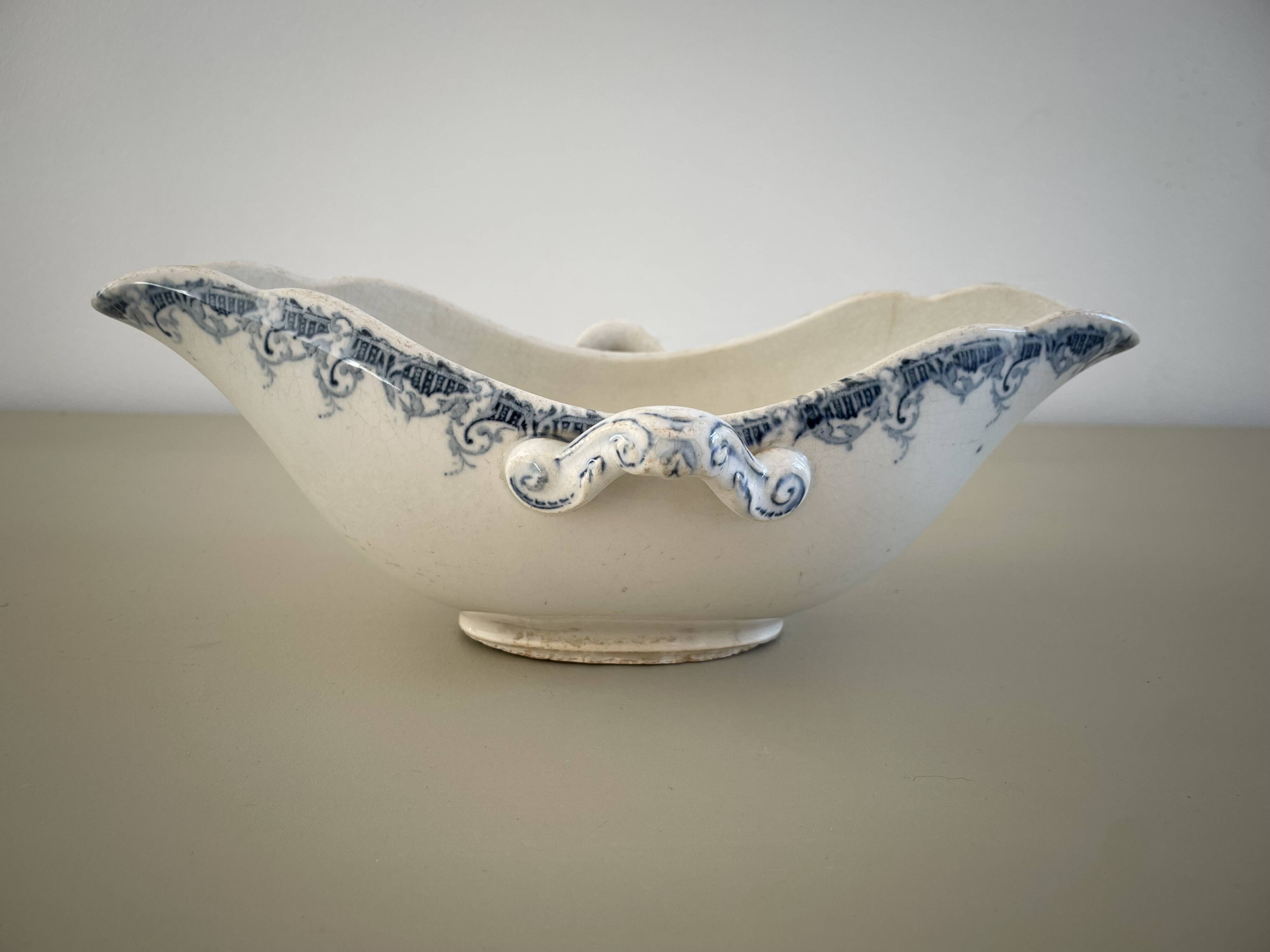 K&G Lunéville blue and white ironstone sauceboat