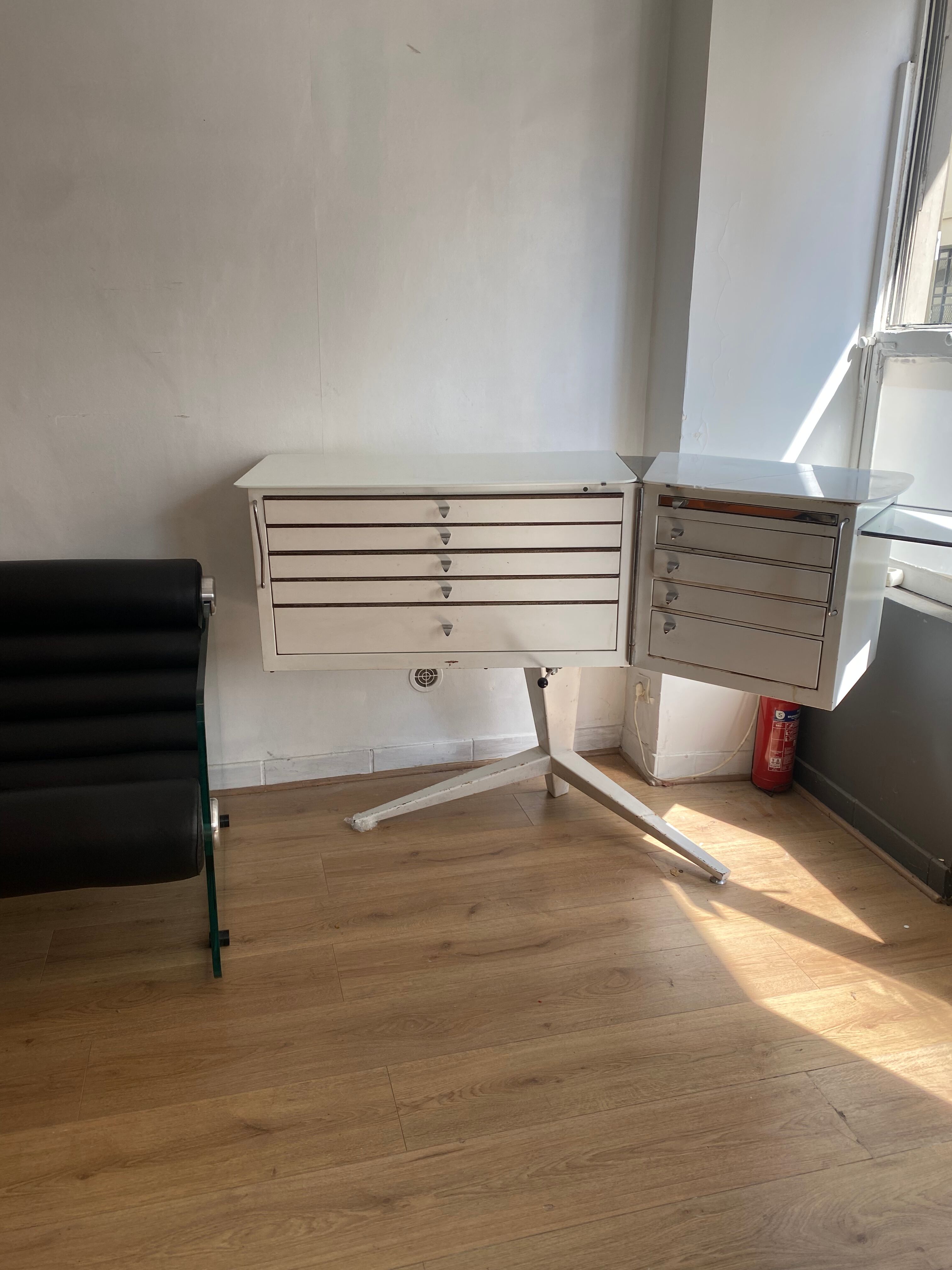 Gallus dentist furniture by Pininfarina 1960s