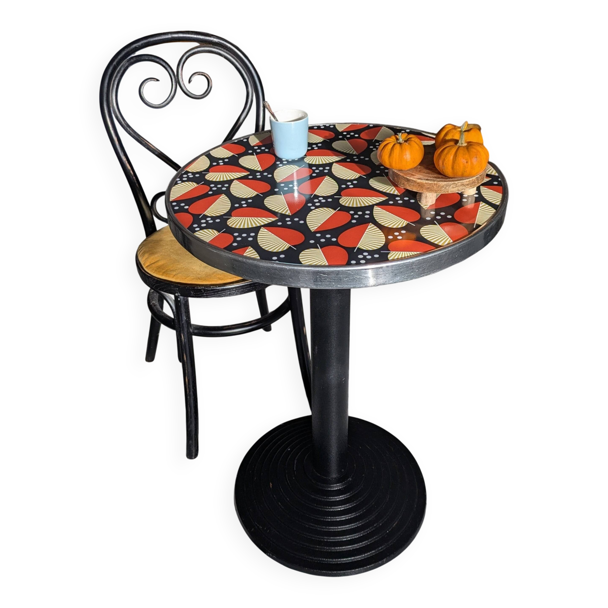 Table bistrot originale et colorée