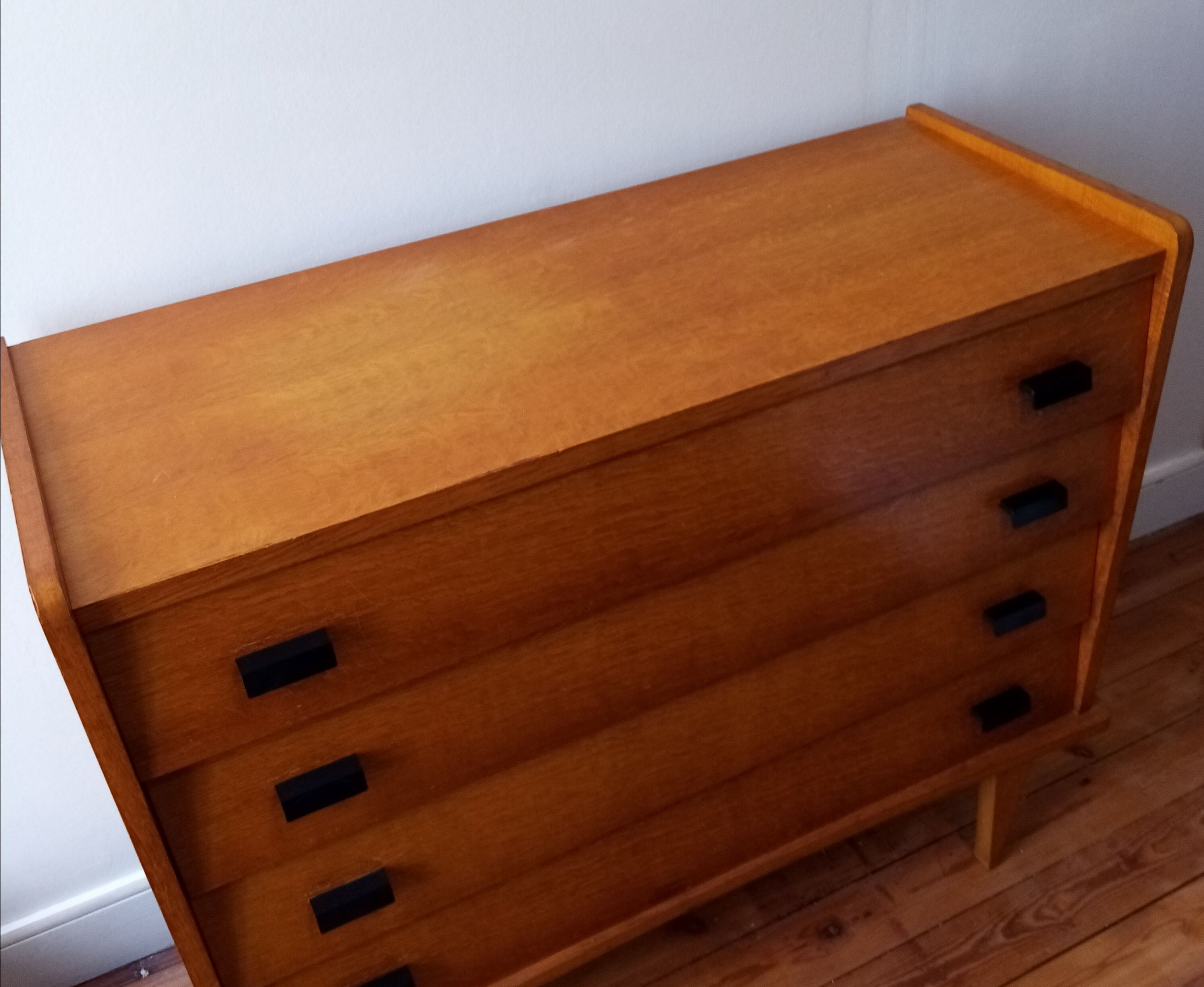Large vintage chest of drawers