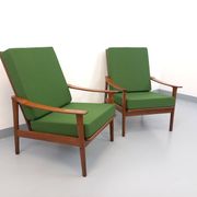 Pair of vintage Scandinavian armchairs in teak and green fabric from the 1960s.