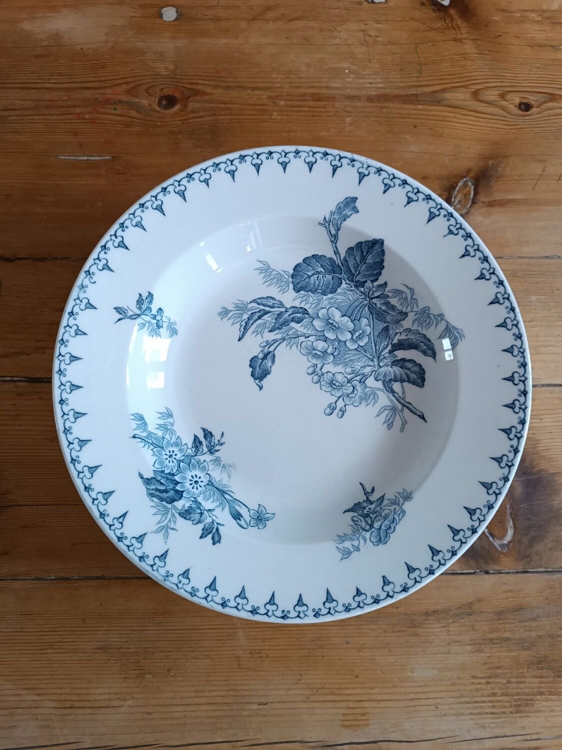 Set of 9 iron earth plates