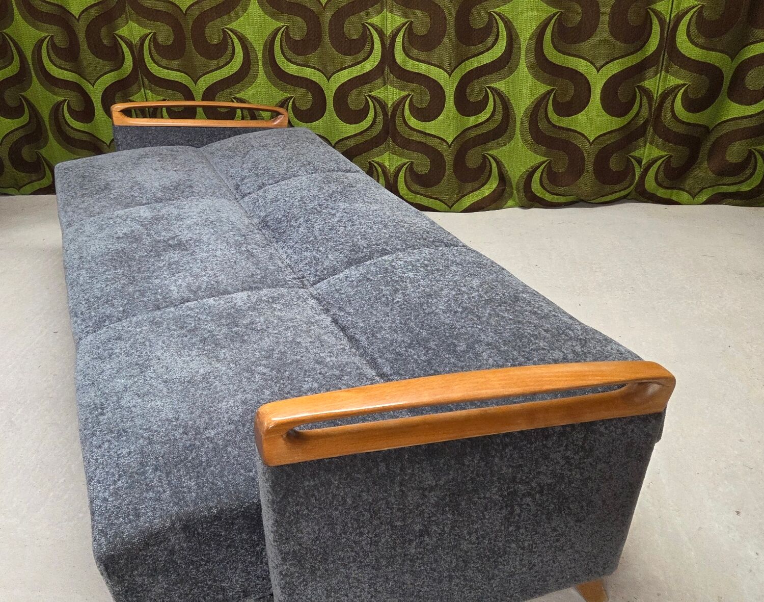 Vintage 1960s daybed sofa bed