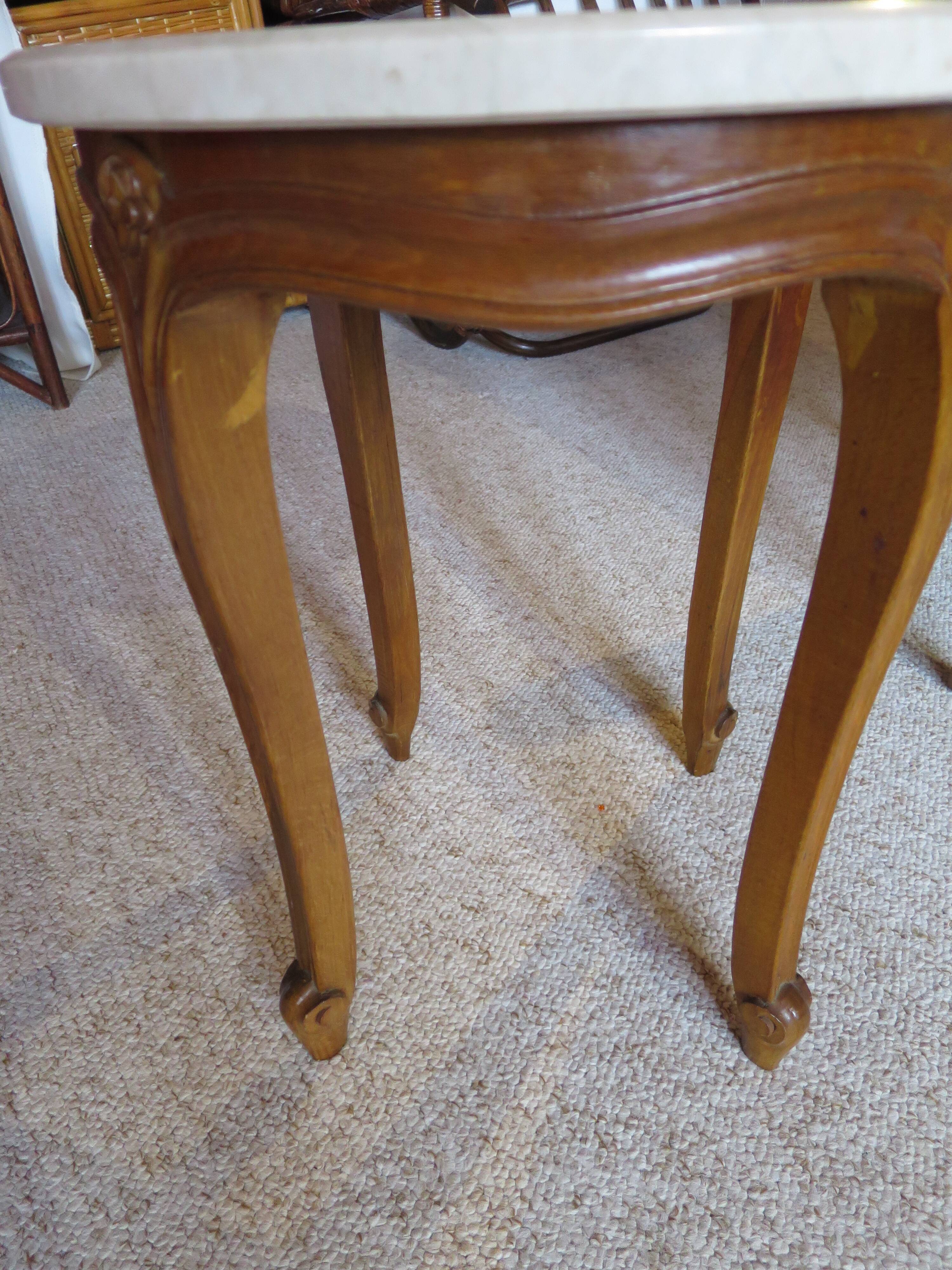 Round coffee table - Carved wood - White veined marble - Regency/Louis XV style