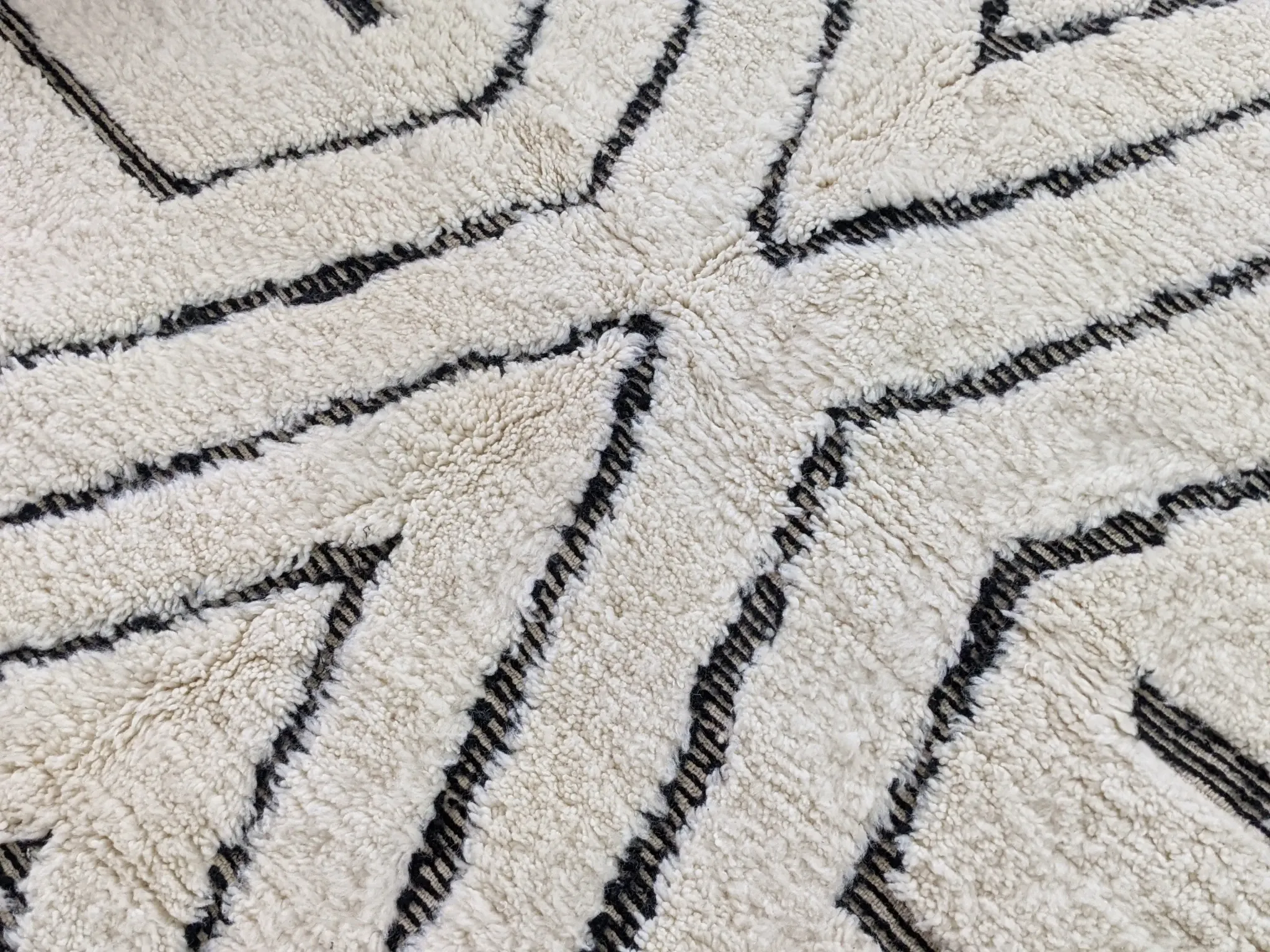Grand tapis Beni Ouarain, 295 x 215 cm, G-384