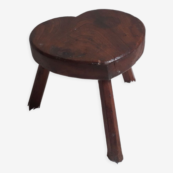 Tabouret ancien tripode en bois assise forme de coeur