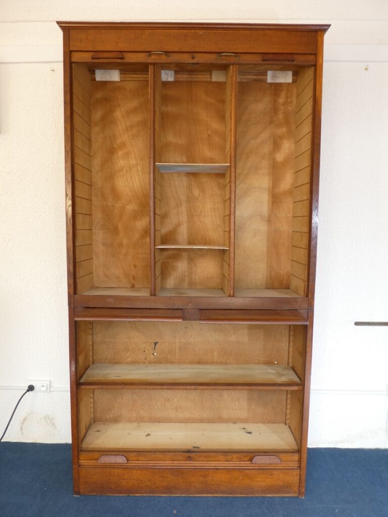 Cabinet administration curtains