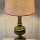 Lampe vintage en bois tourné chic dorée