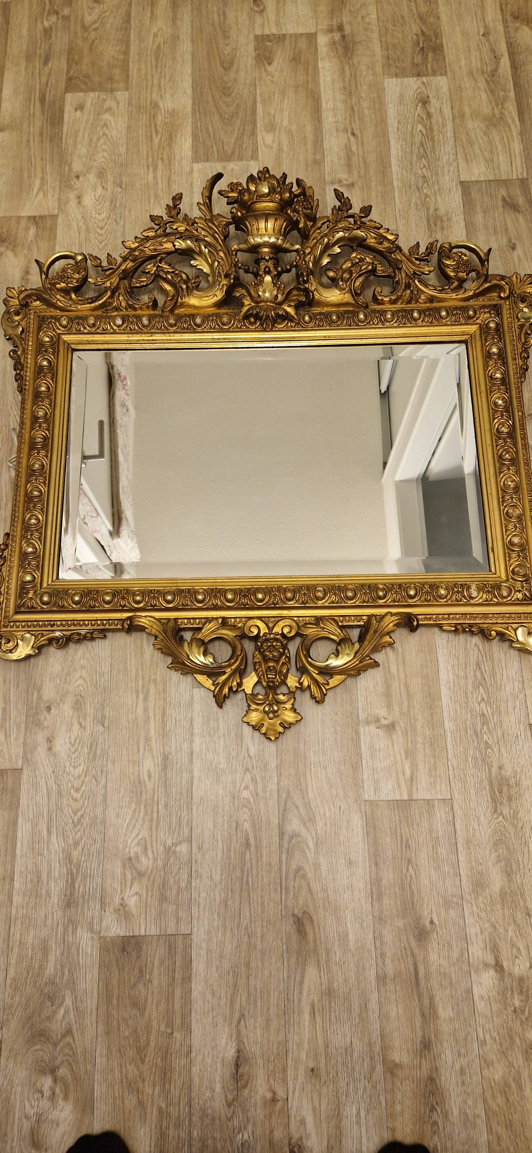 Miroir Napoléon III en stuc doré