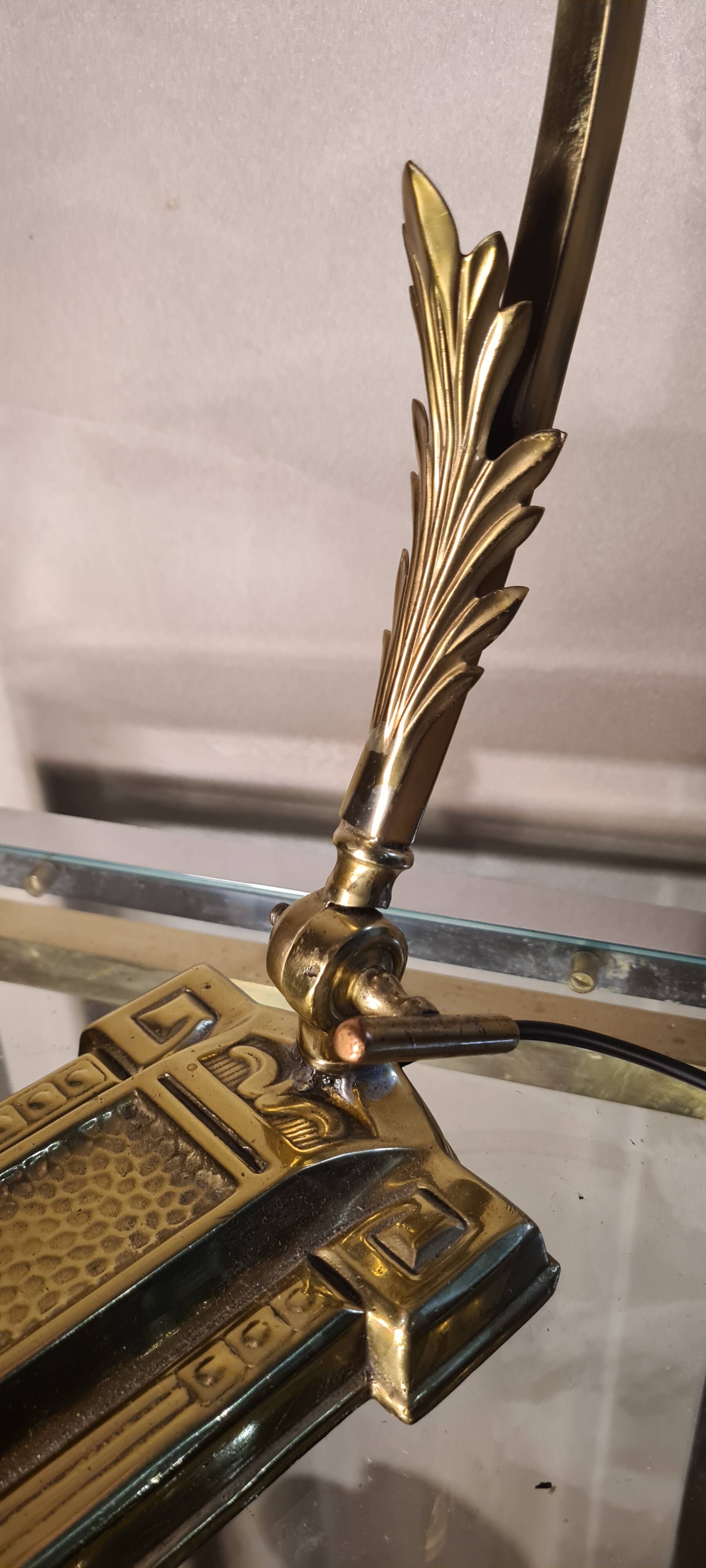 Large restored brass lamp with pretty art nouveau tulip 1900, electricity ok 47x28