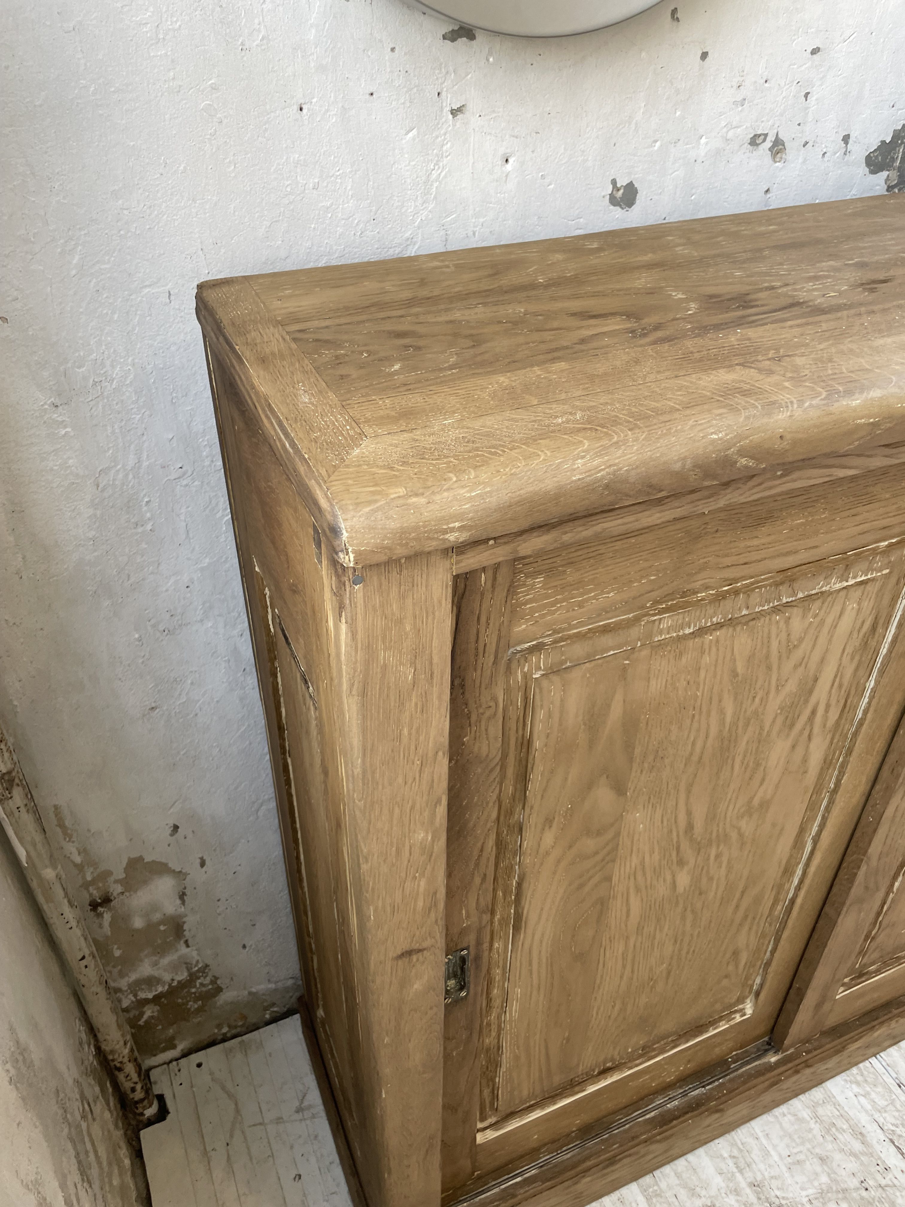 Large row of solid oak loom sliding doors