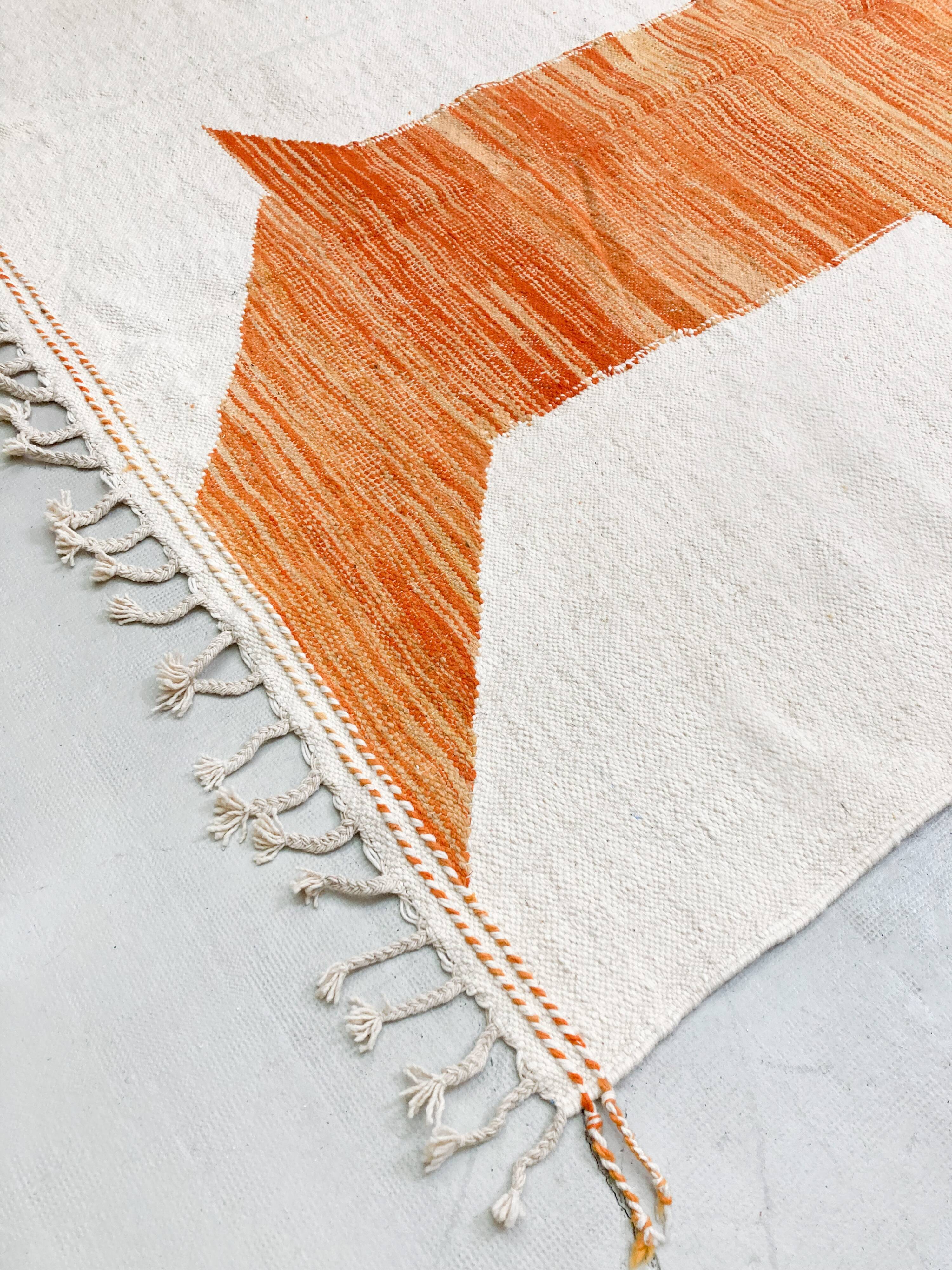 Kilim Moroccan Berber ecru mottled orange pattern 350x236cm