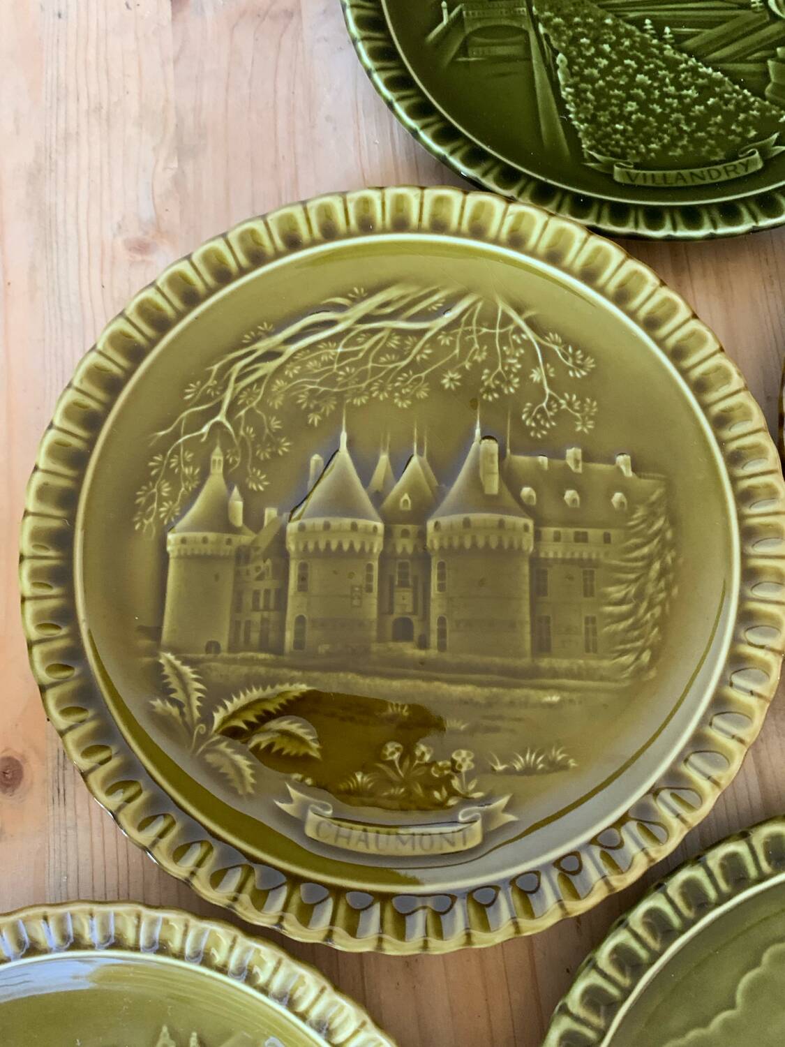 Gien earthenware Loire castle plates