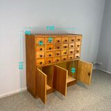 Filing cabinet with a vintage 60 'retractable top