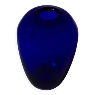 Vase en verre soufflé bleu cobalt - années 60/70