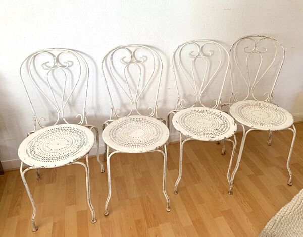 4 chaises de jardin Fermob