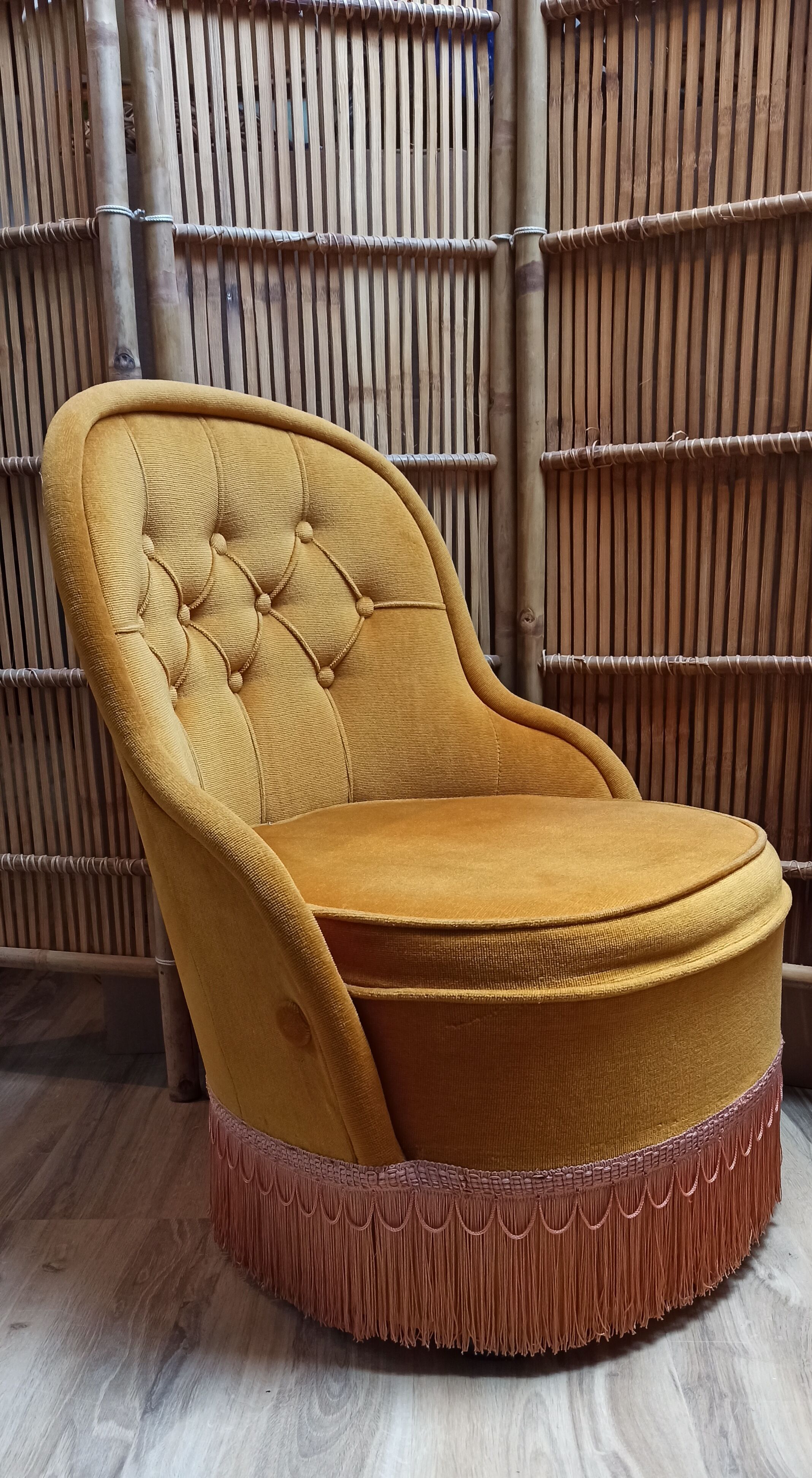Gold velvet toad chair