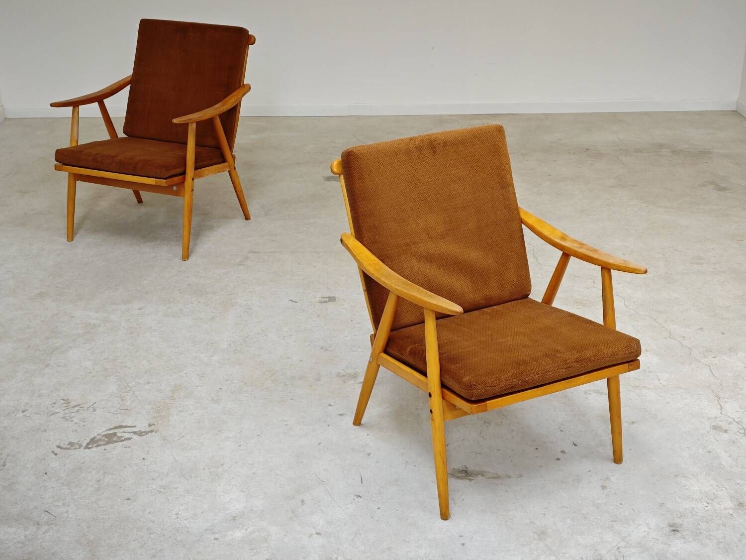 Pair of Boomerang Ton armchairs (Thonet) by Antonin Suman 1960