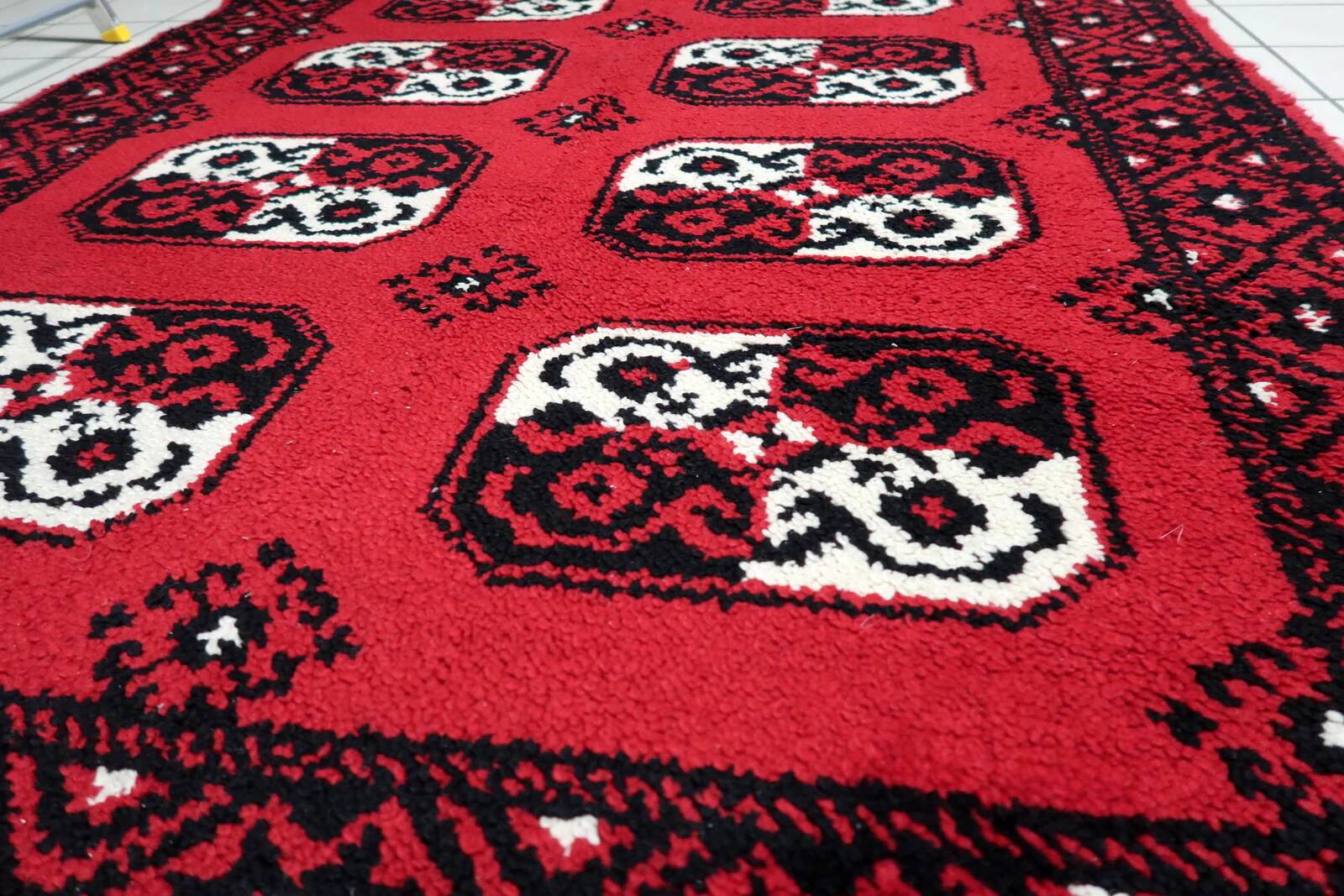 Mid-century French Savonnerie rug 4.9' x 7.7' 1950s