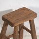 Tabourets chinois anciens en orme – Dynastie Qing, circa 1900. Ensemble de 2 pièces