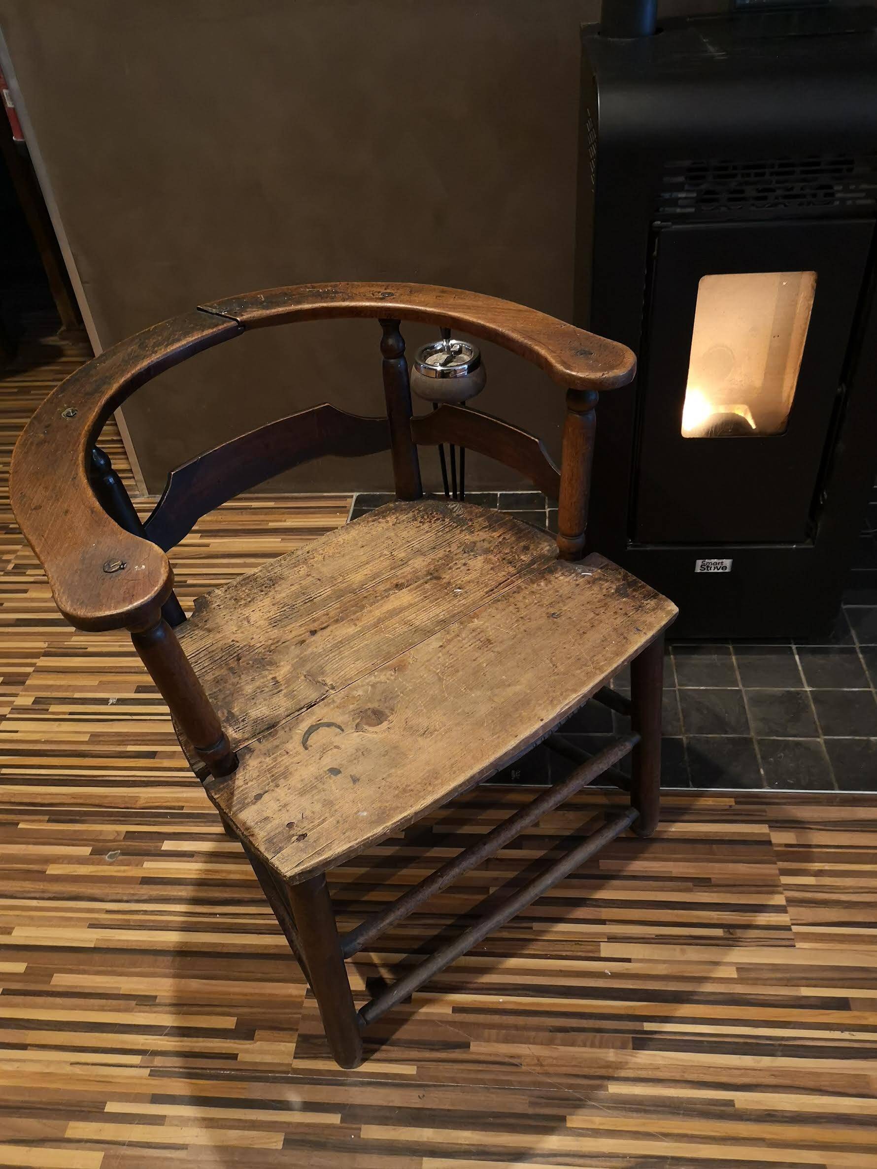 Antique solid wood armchair - Authentic rustic style