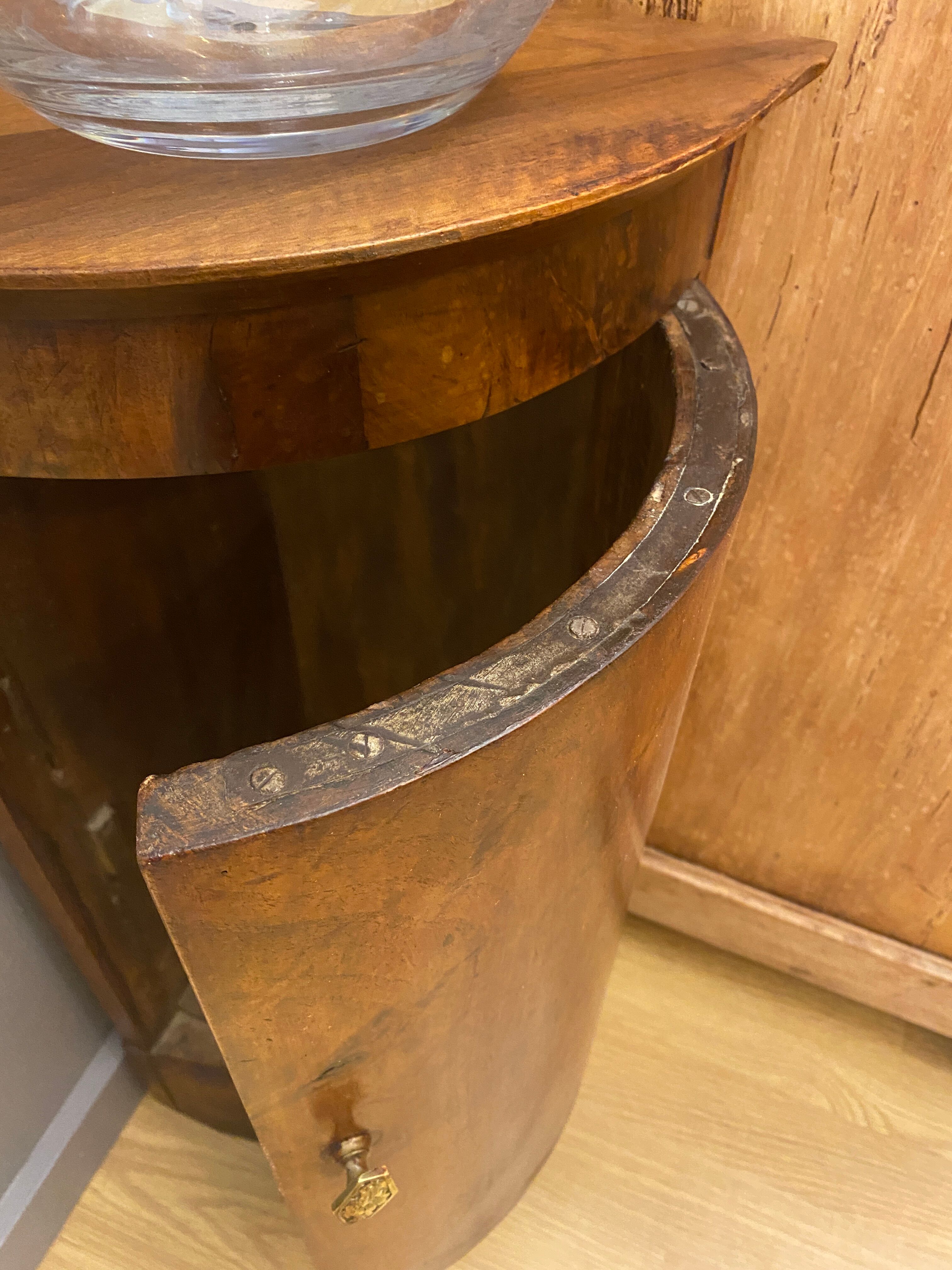 Corner furniture /notch