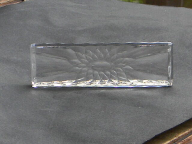 12 carries crystal knives from Val Saint Lambert