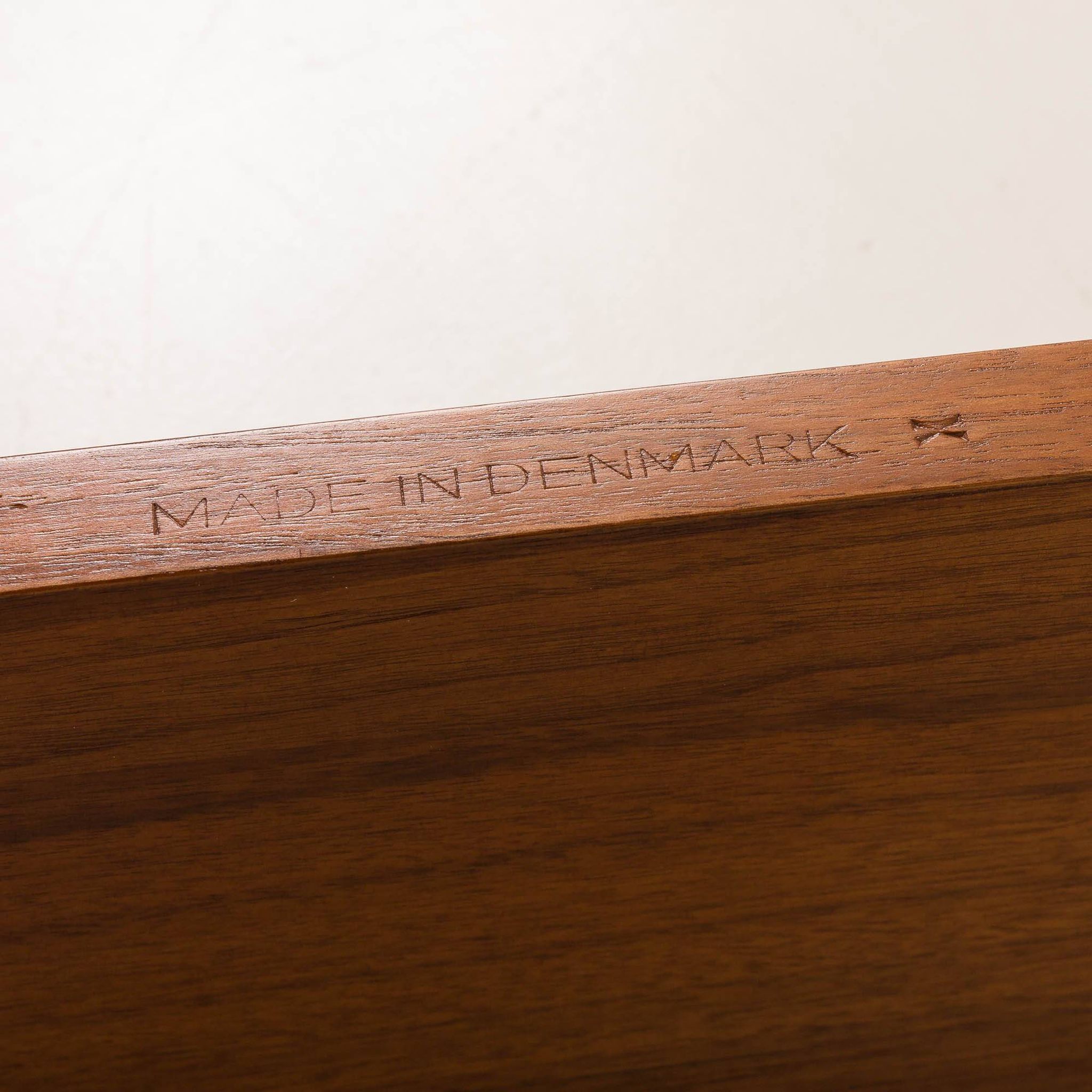 Danish mid-century walnut shelving unit in the style of Poul Cadovius, 1960s