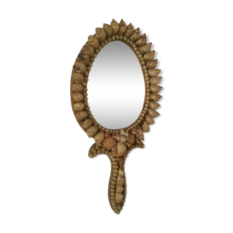 Mirror, face-to-hand seashells