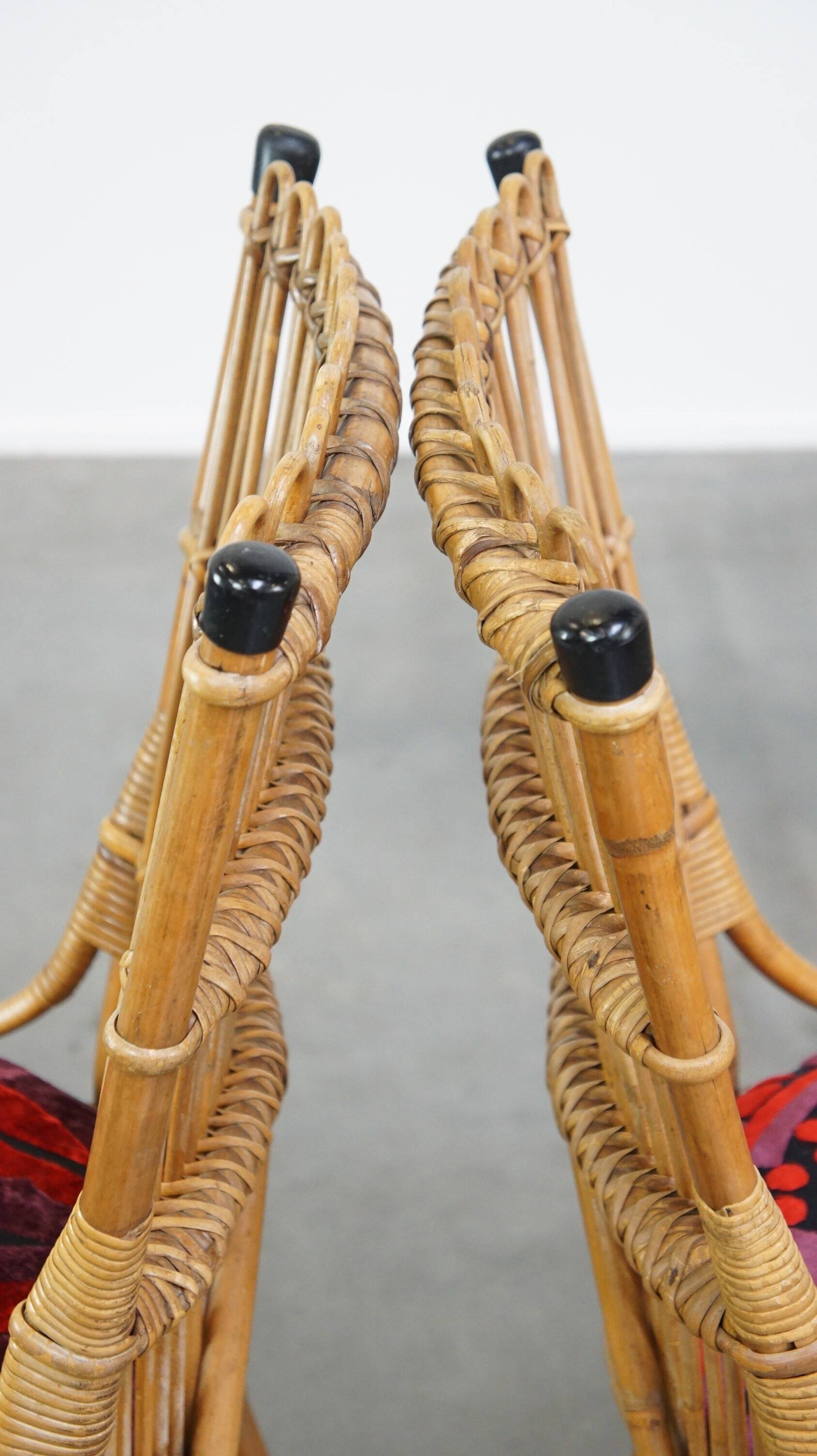 Set of 4 subtle and charming vintage 60s rattan boho chairs with colorful upholstered seats