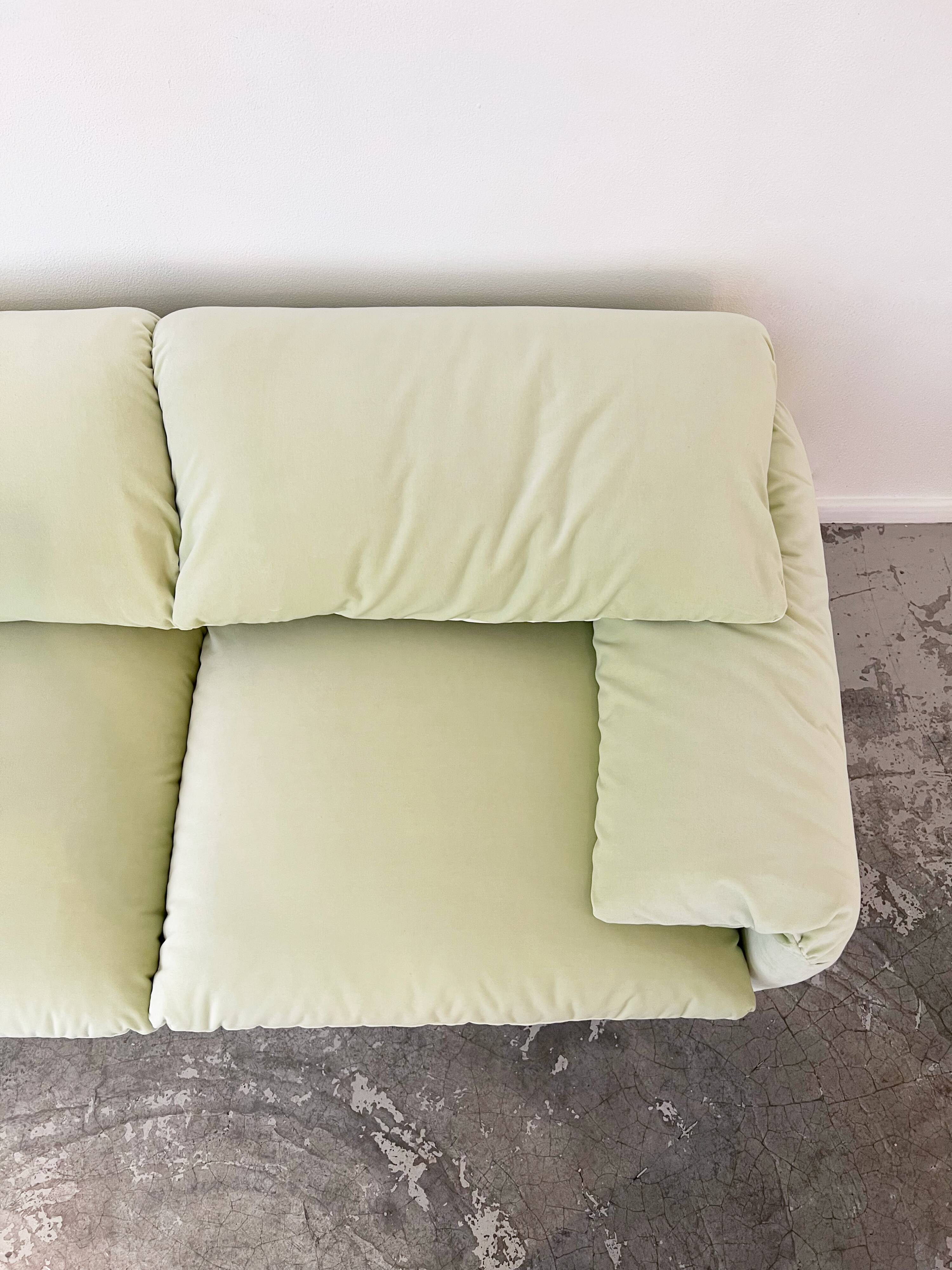 Maralunga 3-seater sofa by Vico Magistretti for Cassina Italy 1973