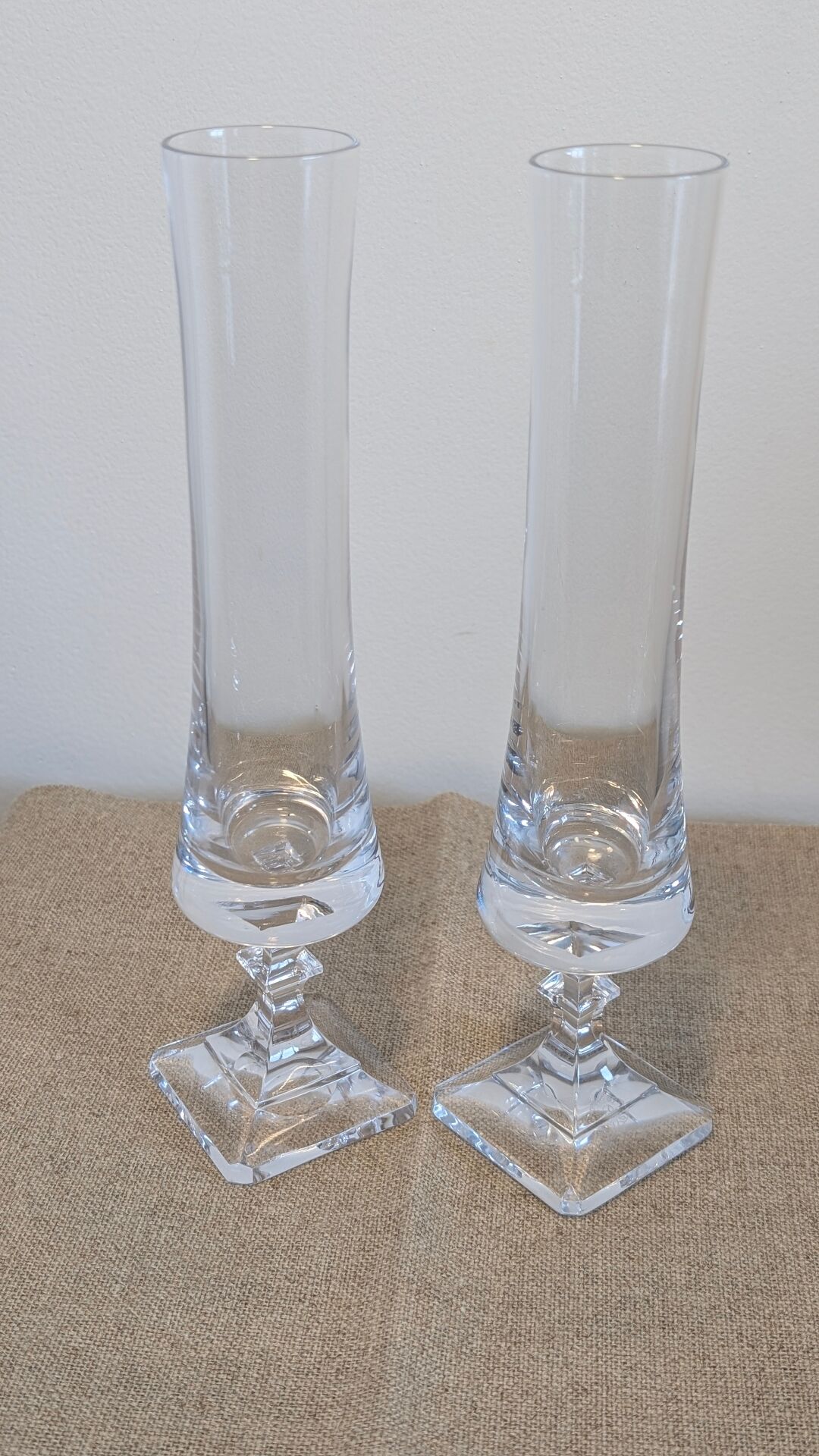 Pair of Bayel crystal flower vases – 24 cm – square bases