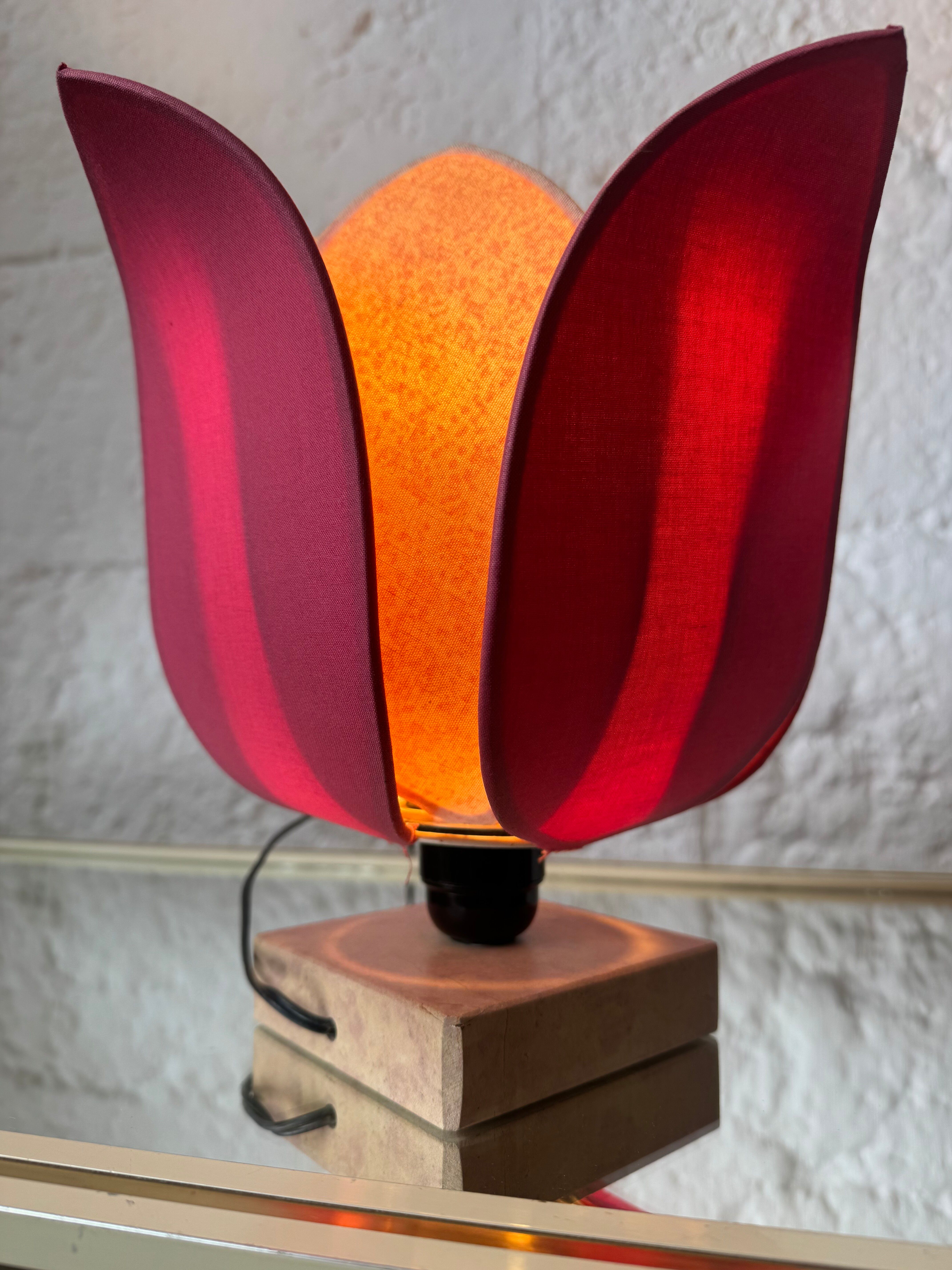 Vintage lotus flower lamp