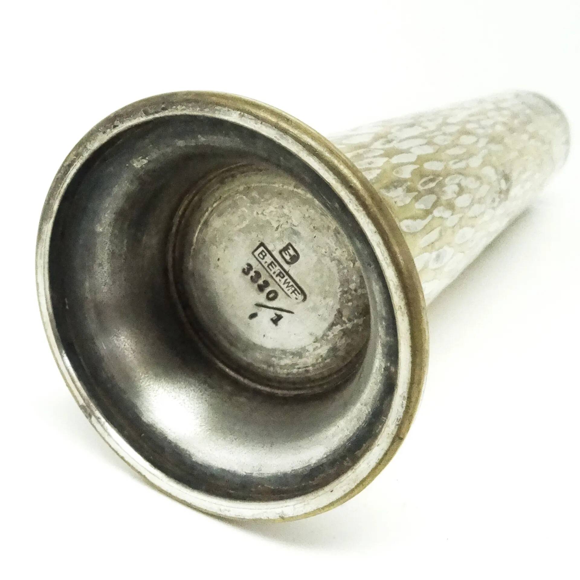 Vase Art Déco, étain argenté, Berndorf, Allemagne, début du 20e siècle