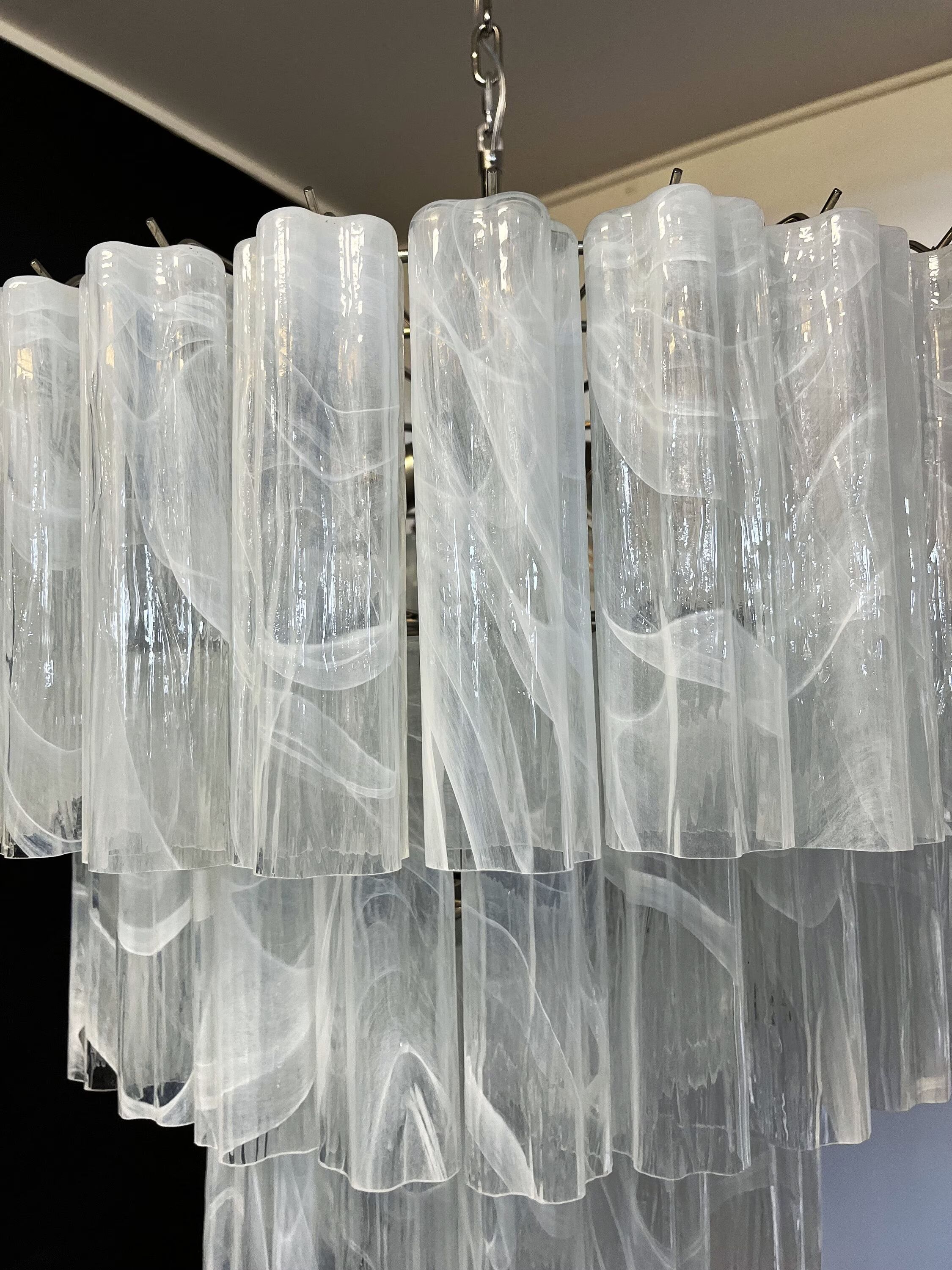 Multi-level chandelier in vintage murano glass - 78 glasses blanc d'albatre