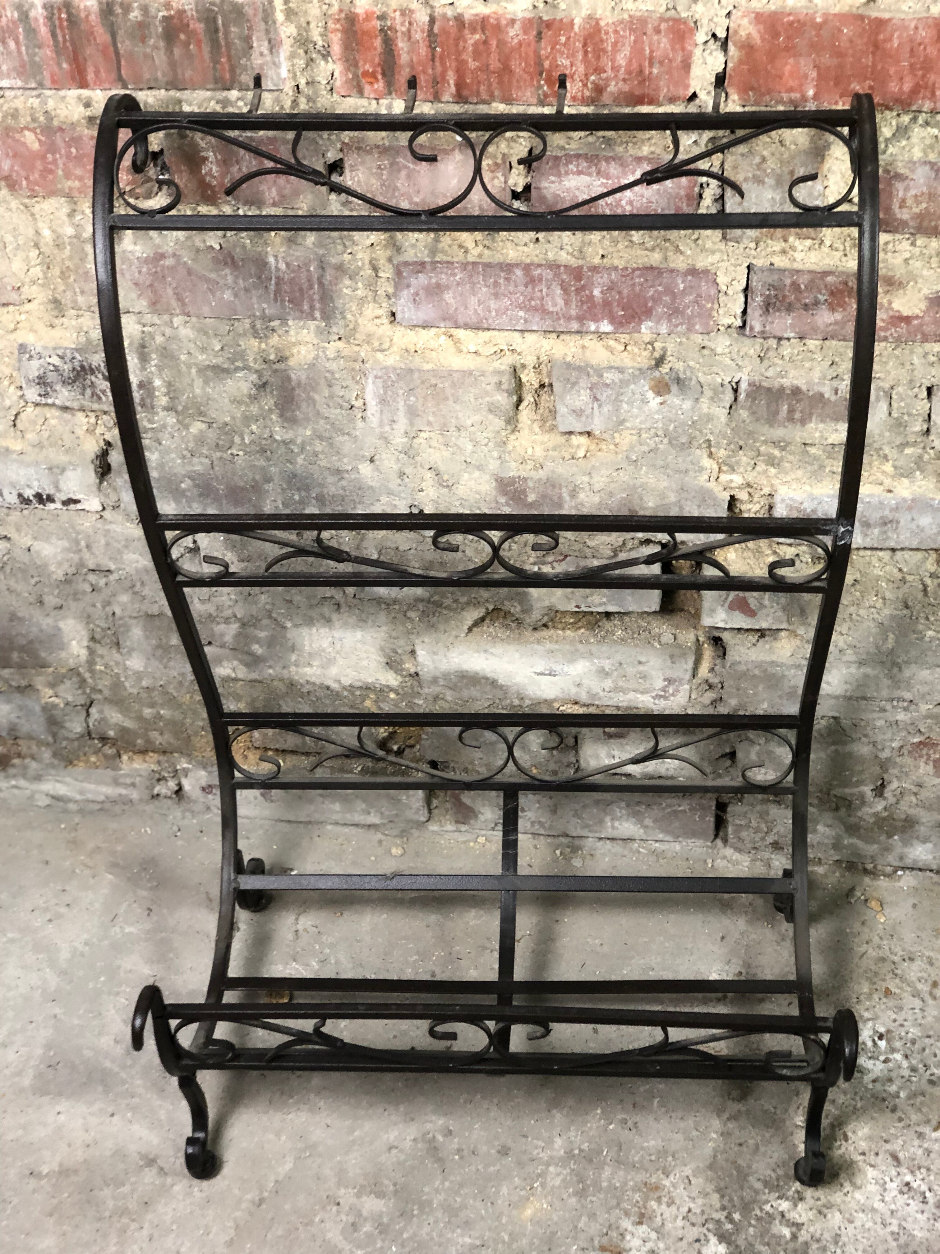 Servant / wrought iron log holder