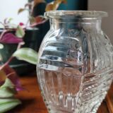 Vase à bulbe strié