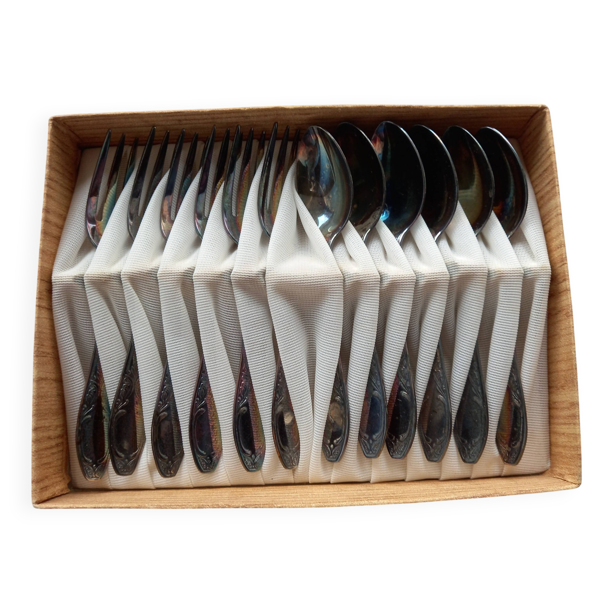 Vintage set of 12 cutlery in original box