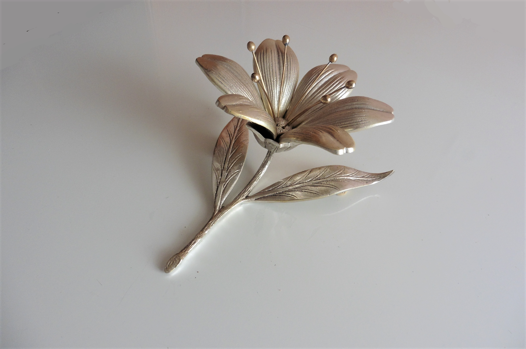 Silver metal flower ashtray