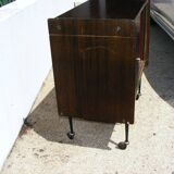 Meuble-bar sur roulettes
