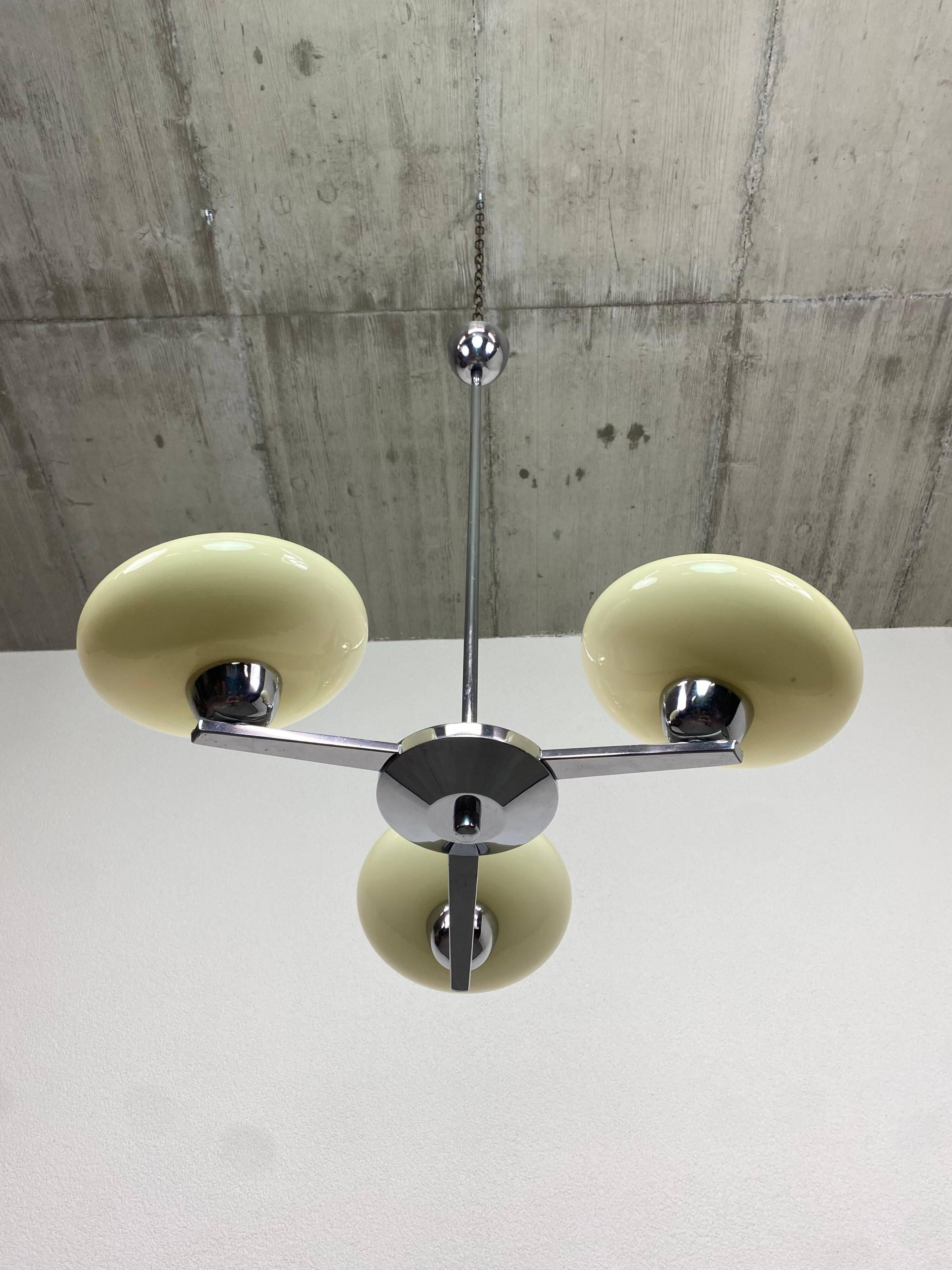 Functionalist pendant lamp
