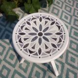 Adjustable screw stool in patinated wood