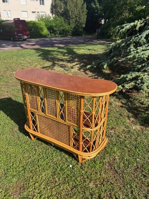 rattan counter and 2 vintage stools from the 1960s