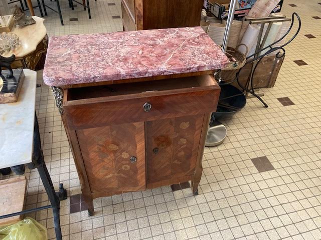 Small entrance cabinet