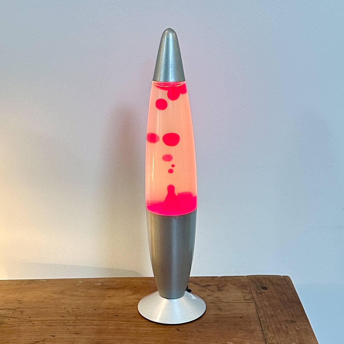 Vintage Psychedelic Lava Lamp - Metal and Glass - Red and White