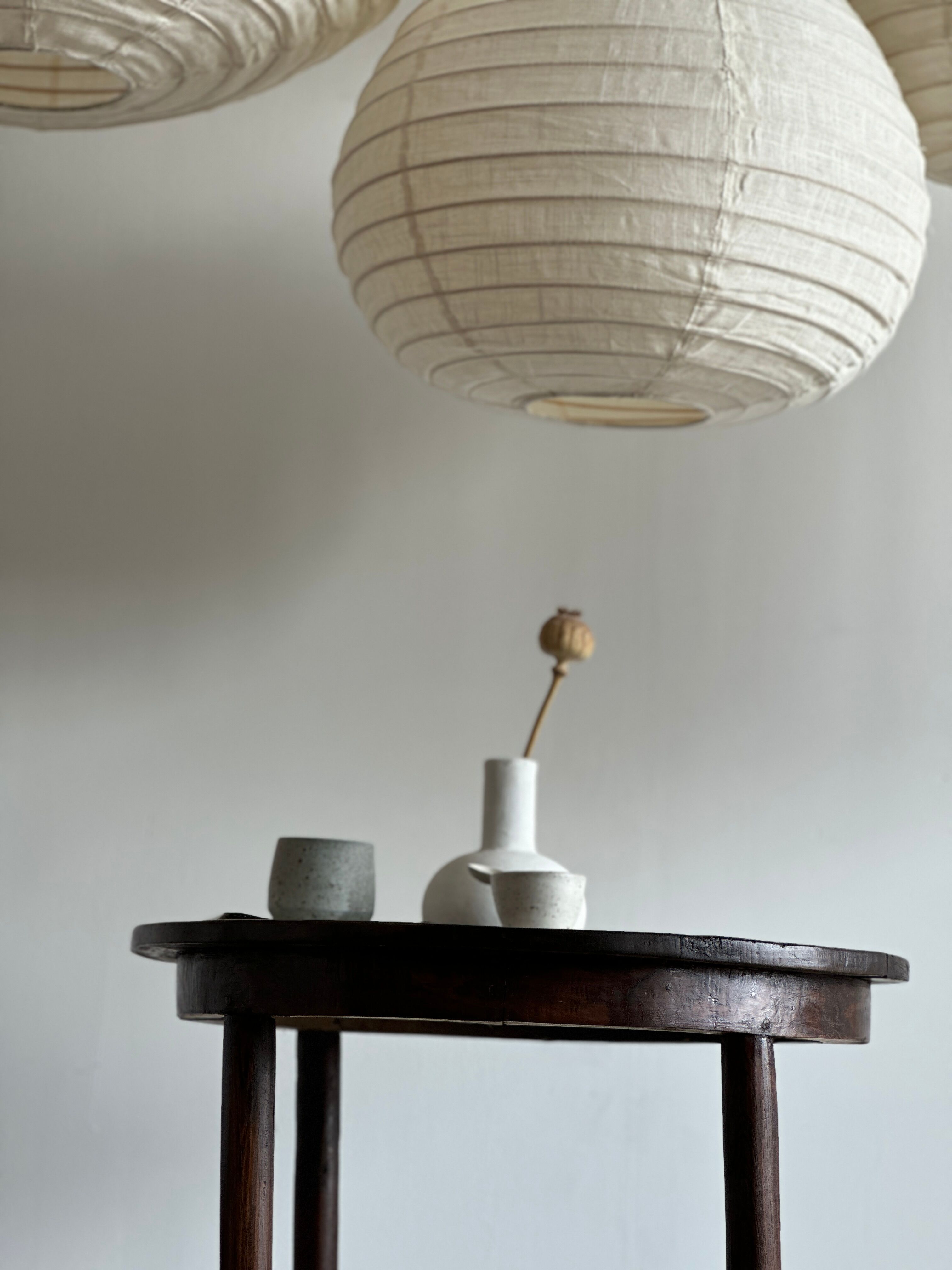 Suspension in rattan and natural japanese linen in the shape of a drop