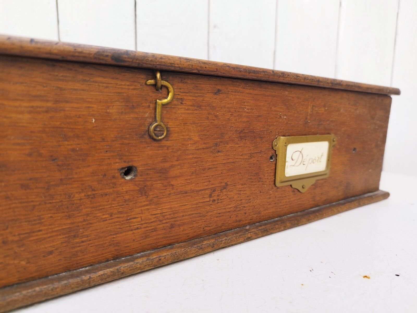 Varnished wooden box Hotel vintage storage