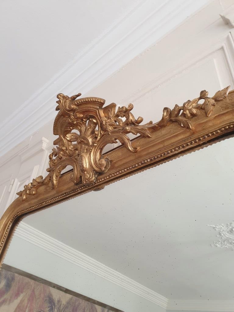 Golden mirror with pediment 98x151cm