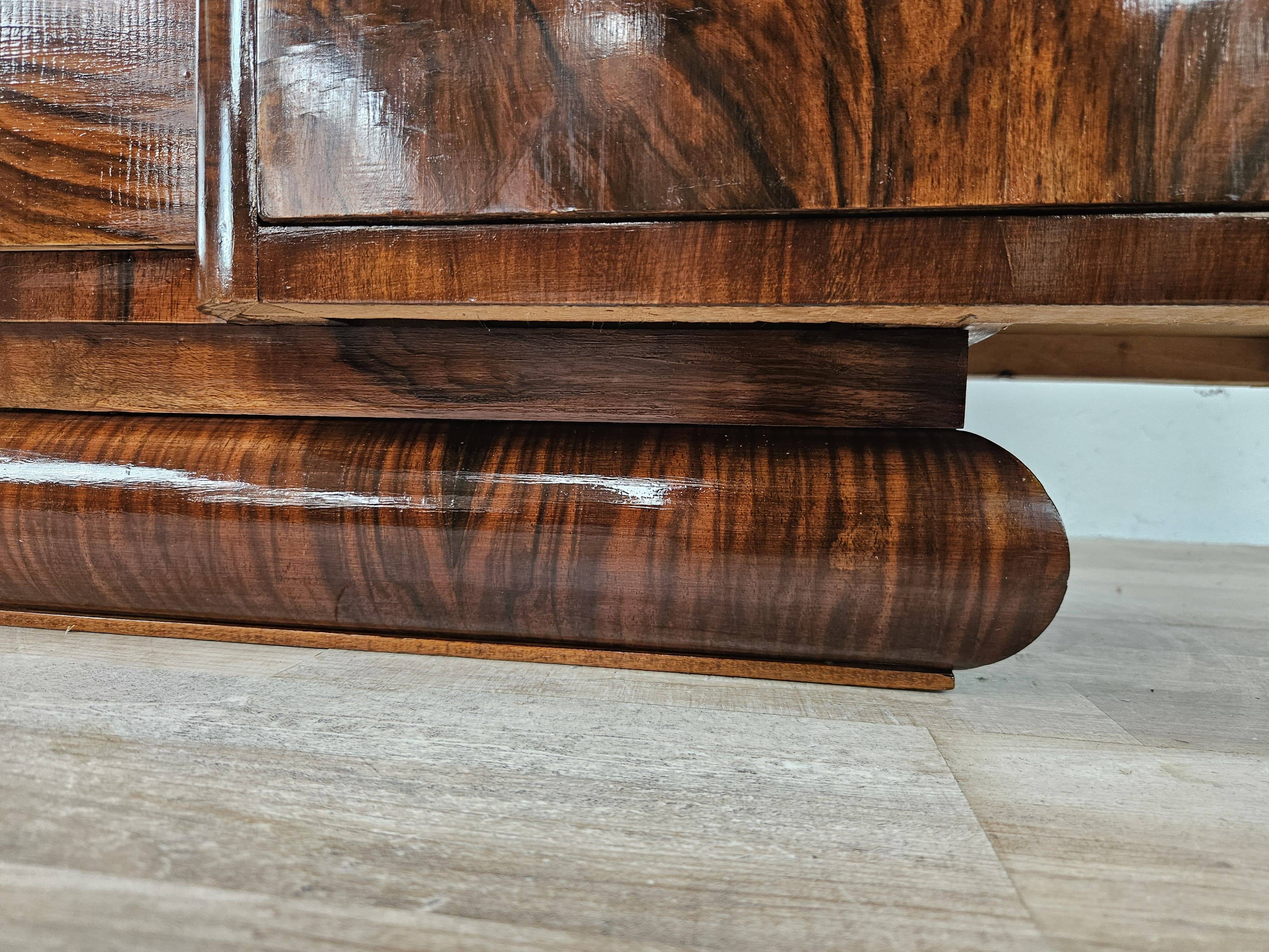 Art Déco Vanity Table in Nutwood with Mirror, Italian Design, 1940s